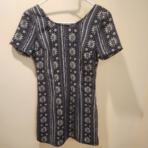 Hollister Casual short sleeves mini dress size XS - Picture 3 of 13
